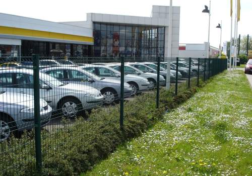 Ограждение парковки парковки автосалонов в Балахне